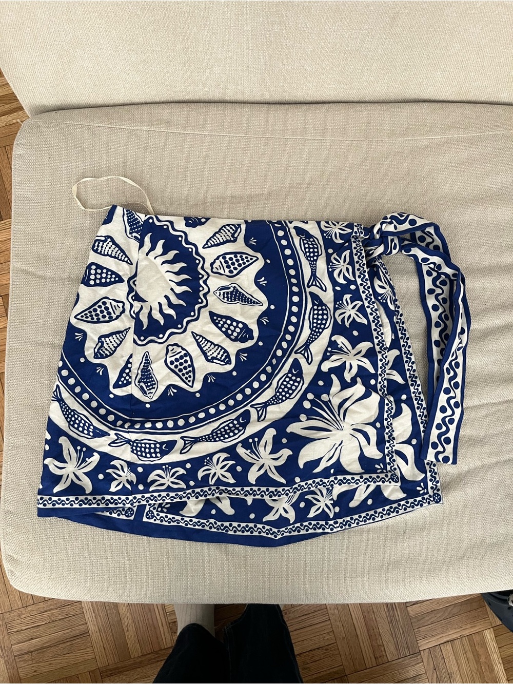 Farm Rio Women’s Blue & White Wrap Mini Skirt - Picture 4 of 6